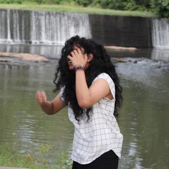 Meet your Posher, Monica - Picture 1 of 1